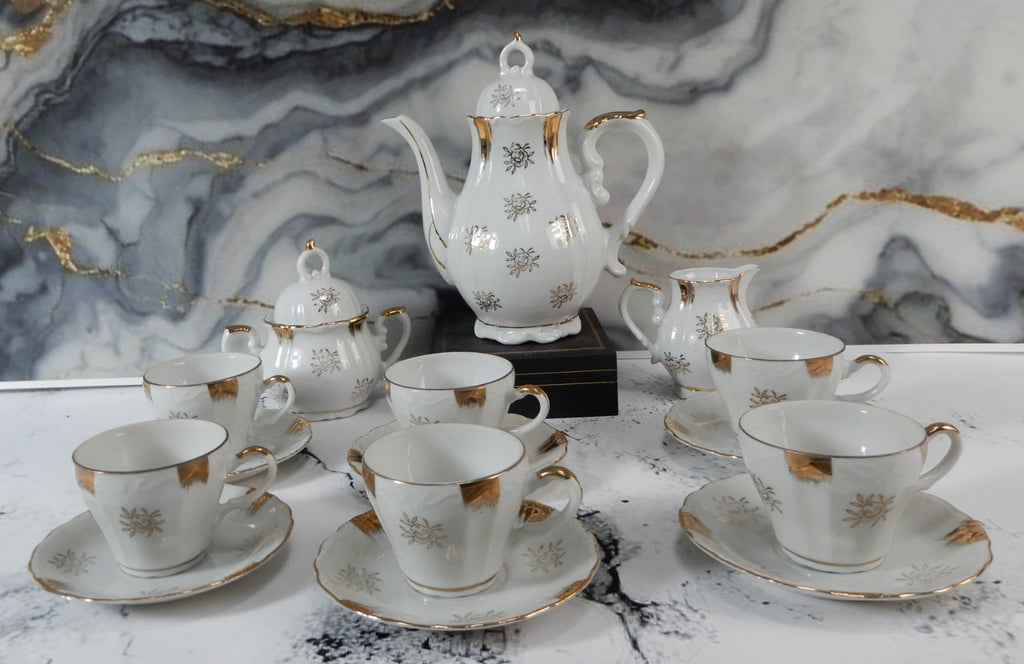 Small Vintage Royal Crown Japan 15 Pc Porcelain Tea Set White Gold Floral 33/926
