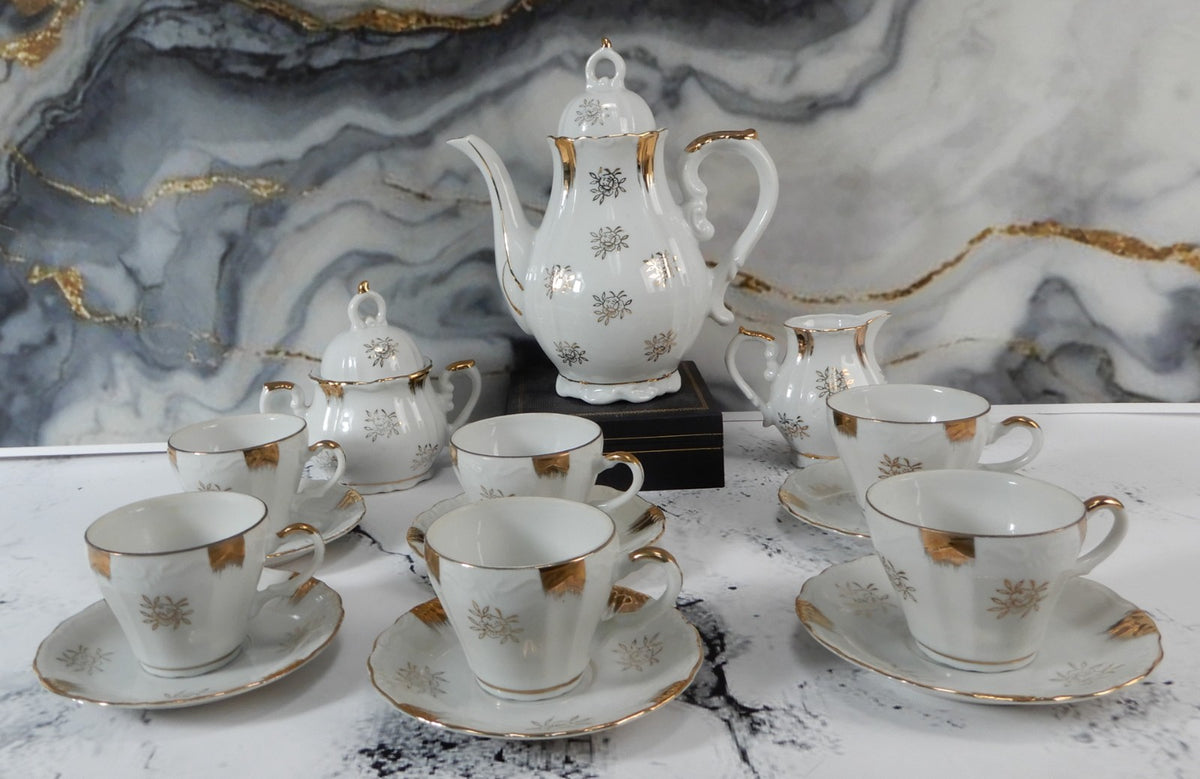 Small Vintage Royal Crown Japan 15 Pc Porcelain Tea Set White Gold Floral 33/926