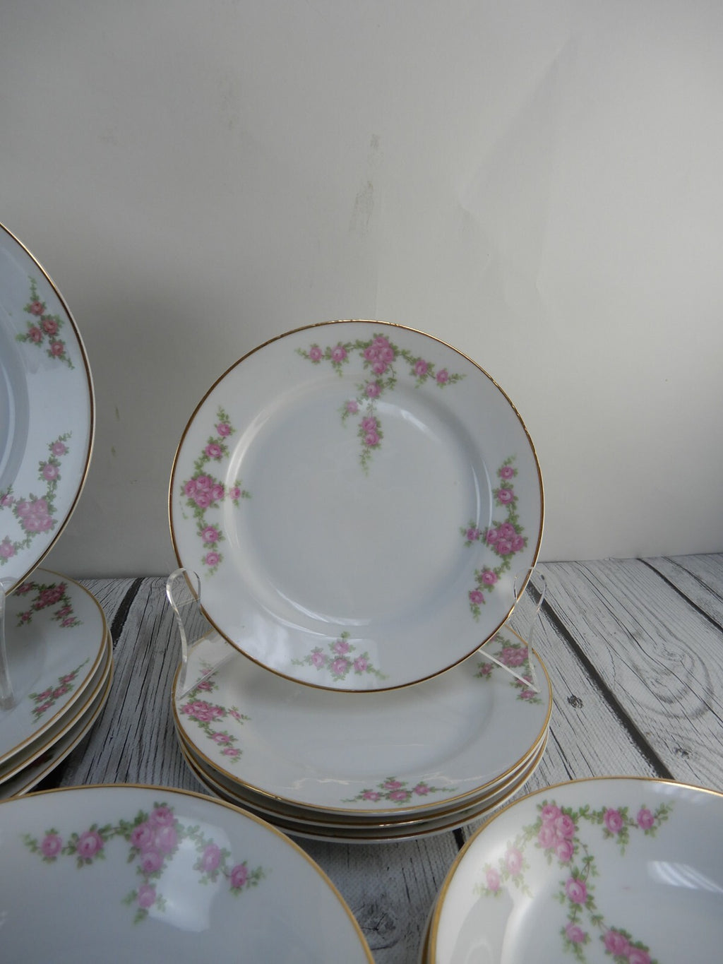 24 Pieces 6-Piece 4 Place Setting Heinrich H&Co Bavaria "Rosalinda" Pink Flowers