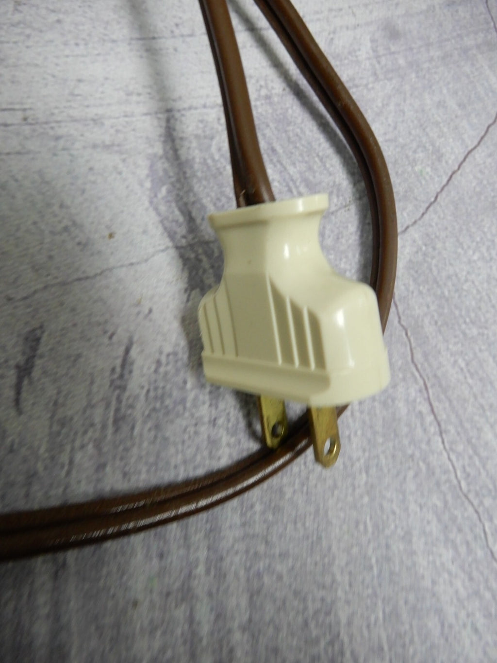 Vintage Underwriters Laboratories Inc. Bankers Lamp Brown Metal ~ 118 VOLTS