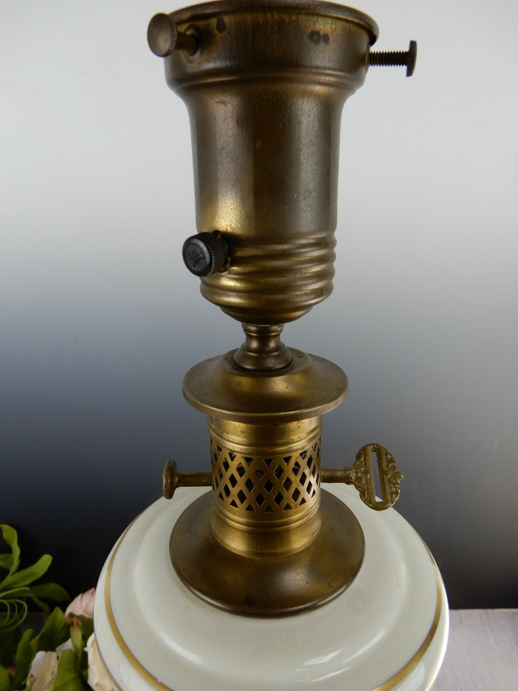 Vintage Faux Marble Base Electric Table Lamp