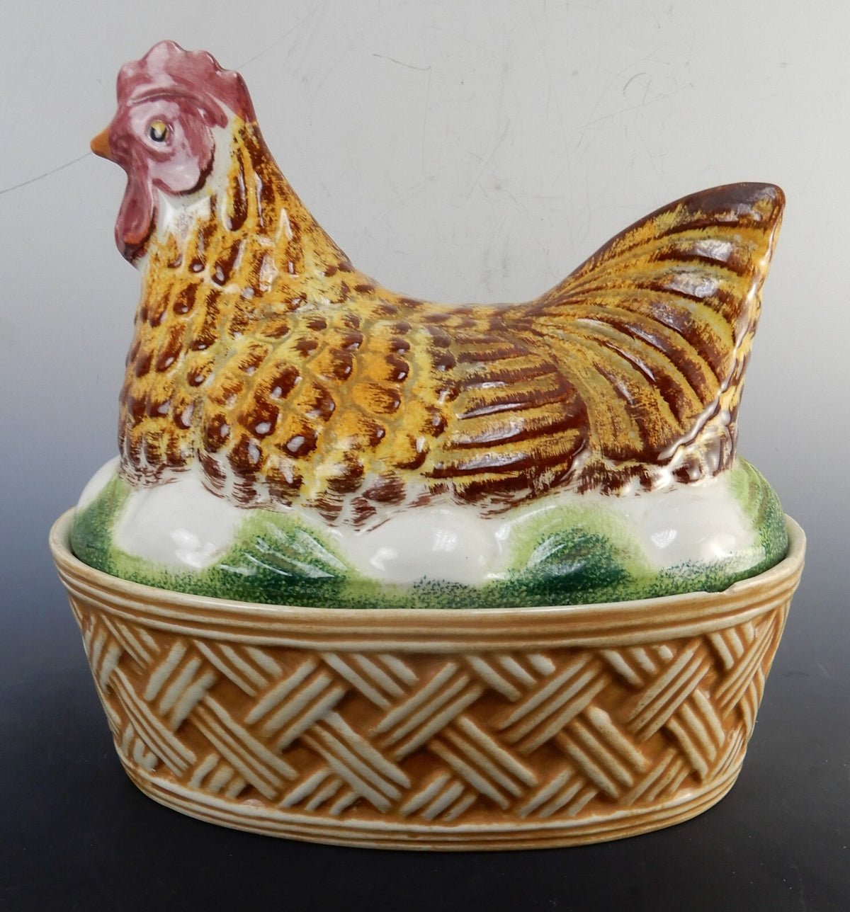 Ceramic Hen Laying Nest with Eggs From Los Angeles Pottery CA W/ CHIP~ 11-1/4" W