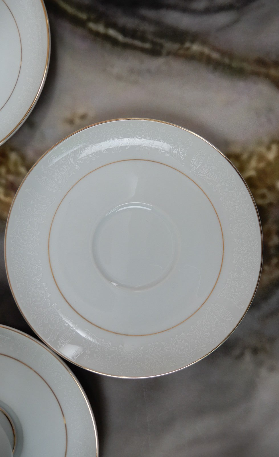 20 Pieces 6-Piece 4 Place Norleans fine china "White Lace" Made in Japan