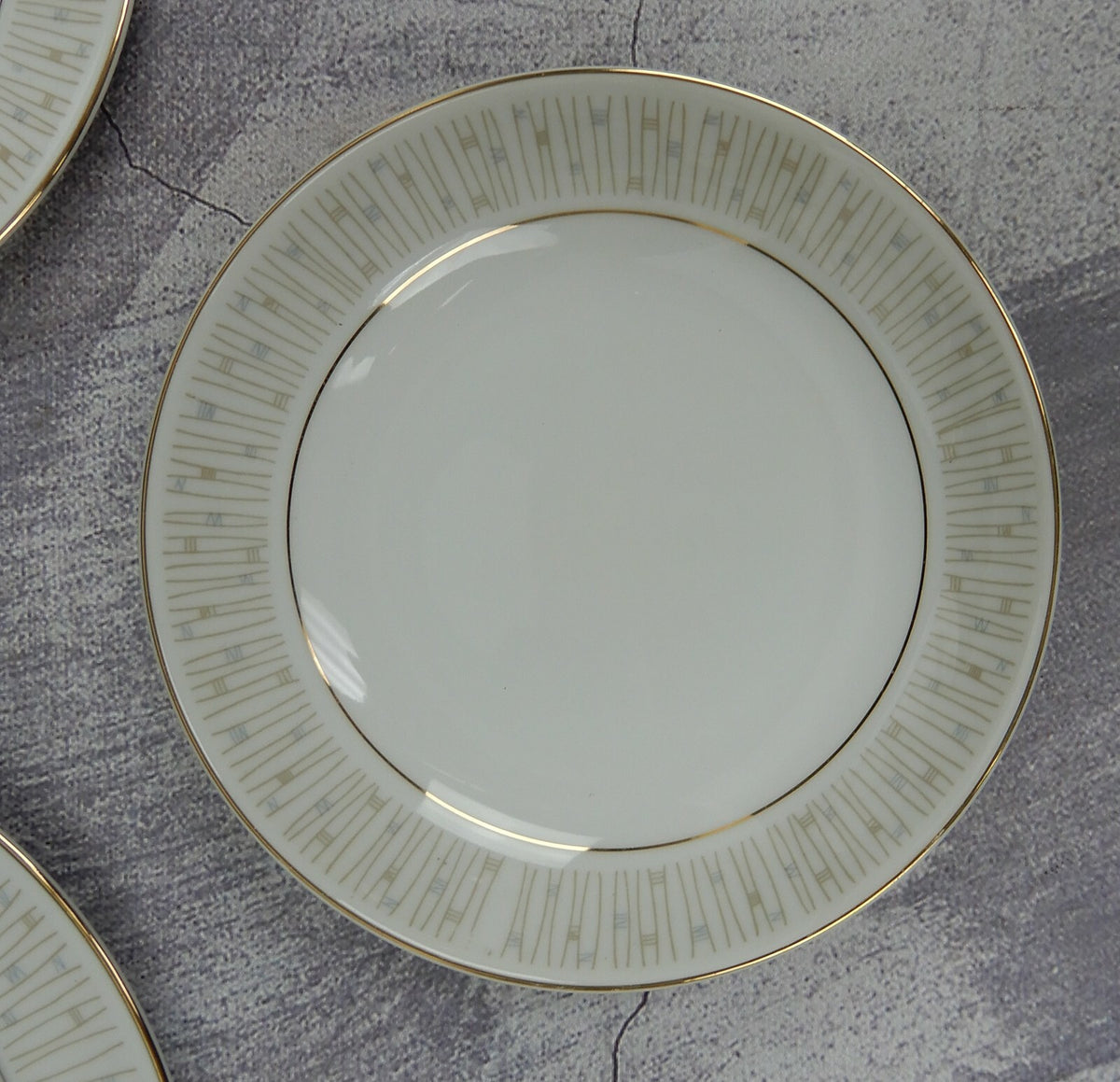 Mikado Malay Gold & Gray 5 Piece Two Salad,Two B/B Plates and One Cereal Bowl