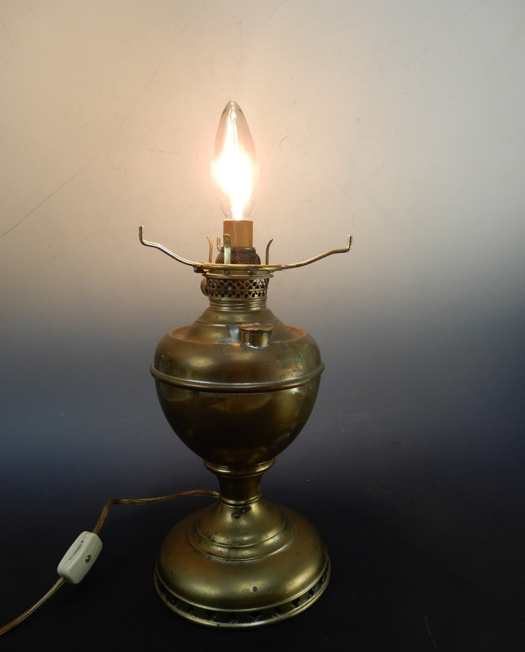 Antique 1800's Edward Miller Nickel Victorian Oil GWTW Lamp Converted Electric
