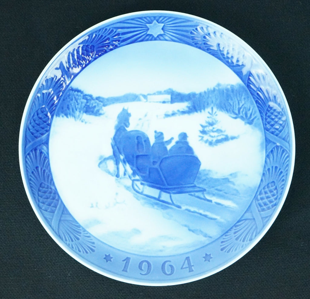 Royal Copenhagen Denmark Annual Christmas Plate 1964-67 Kai Lange The Royal Oak