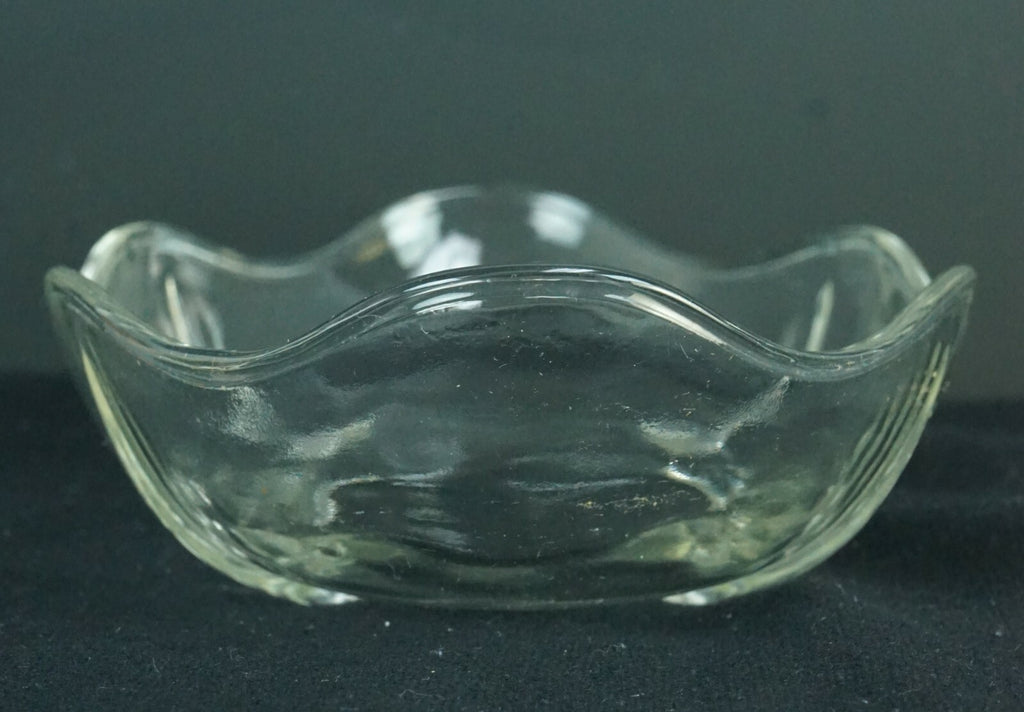 Set of 4 Vintage Scalloped clear Glass Relish Footed/ Banana Split Dishes