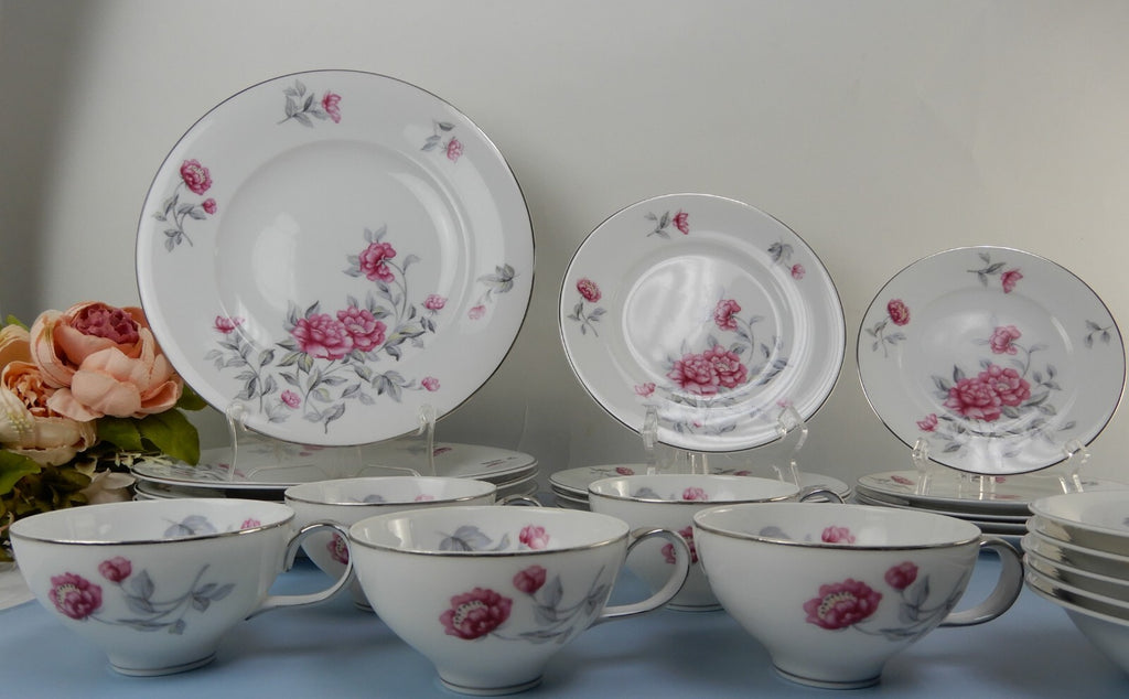 Set of 30 Pc. Vintage Meito Norleans China "Princess" 5 Place Setting NO SAUCERS