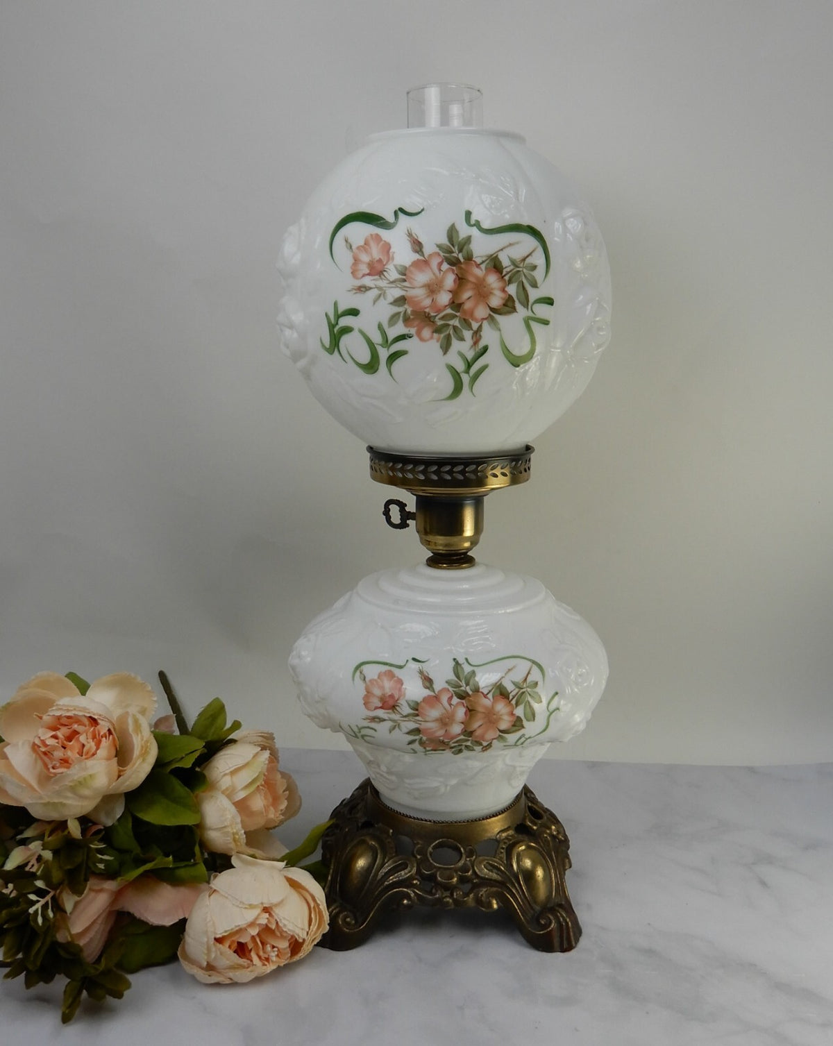 Vintage Gone With The Wind Milk Glass Table Lamp With 3-Way Lamp 21-3/4" High