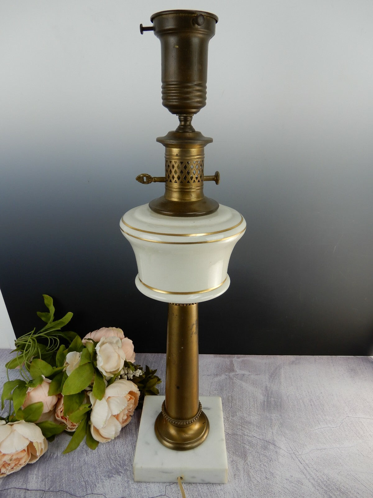 Vintage Faux Marble Base Electric Table Lamp
