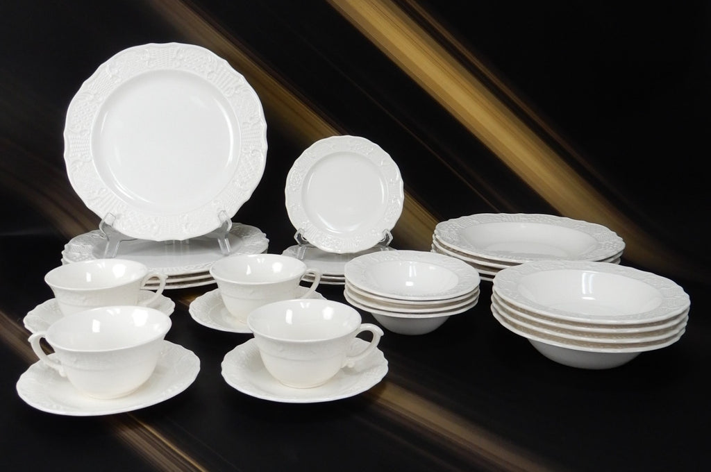~28 Pieces 7-Piece 4 Place Setting Canonsburg Pottery American Traditional