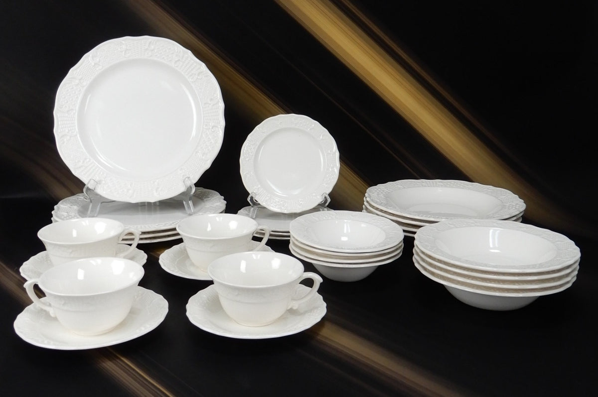 ~28 Pieces 7-Piece 4 Place Setting Canonsburg Pottery American Traditional