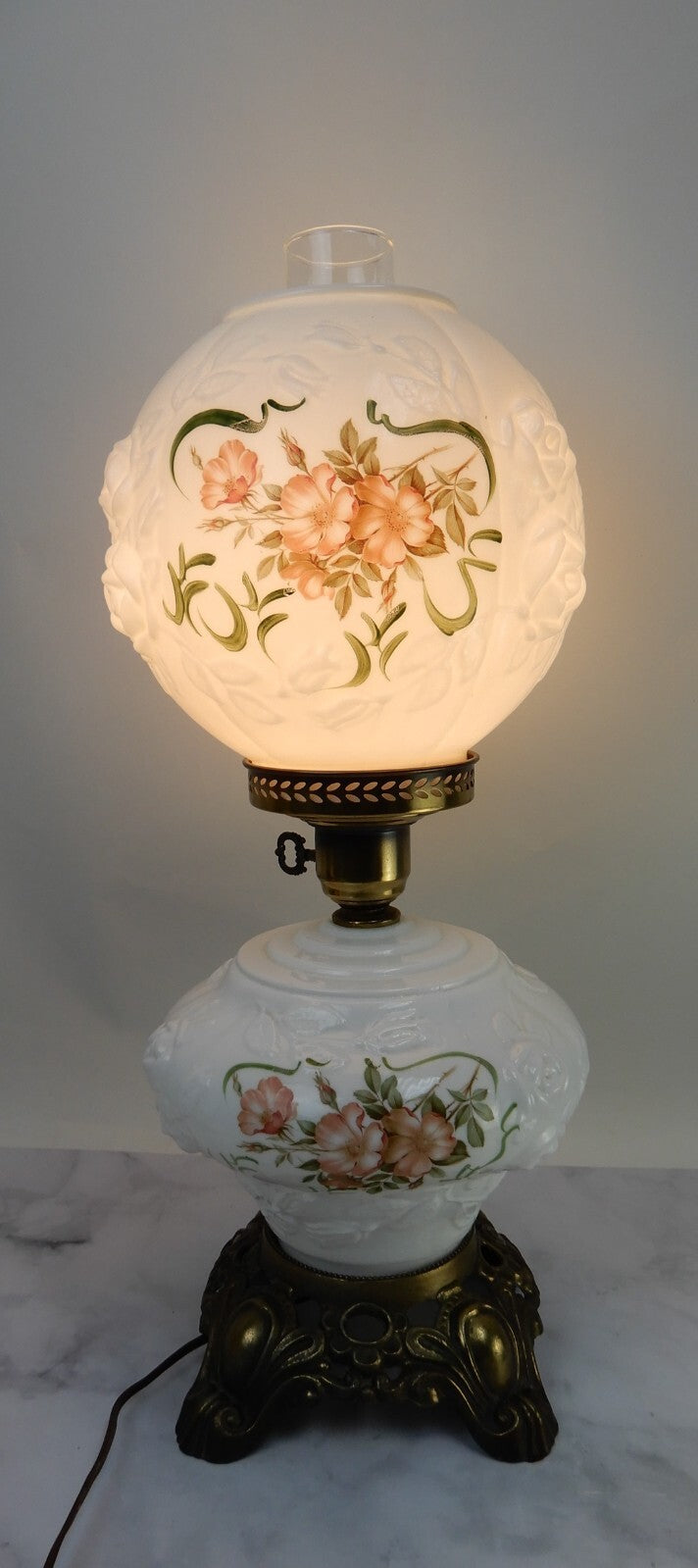 Vintage Gone With The Wind Milk Glass Table Lamp With 3-Way Lamp 21-3/4" High