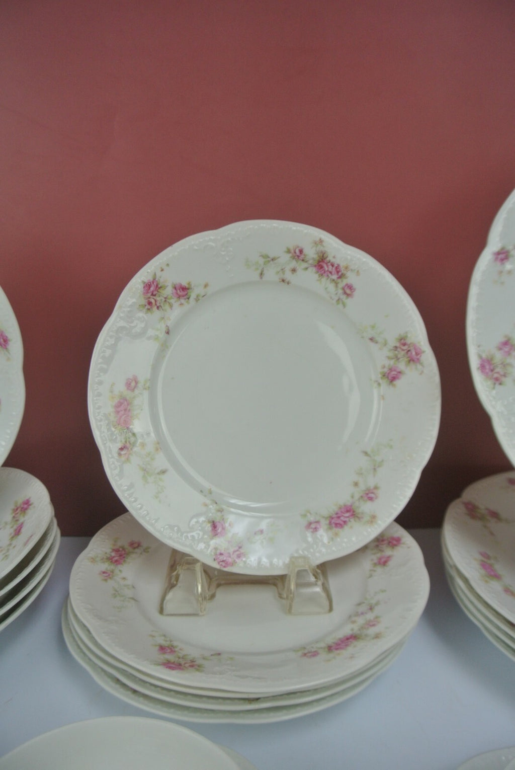30 Piece Vintage Carlsbad Austria  Set Piece 5 Place Setting