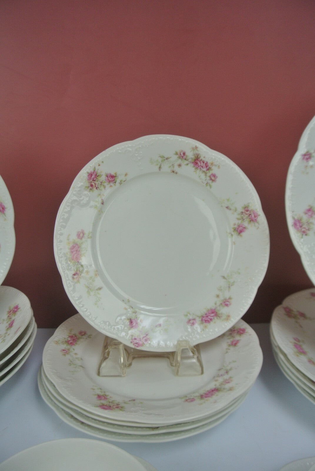 30 Piece Vintage Carlsbad Austria  Set Piece 5 Place Setting
