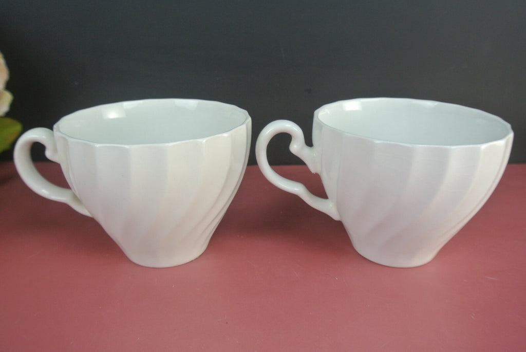 Mismatched Set Of Johnson Bros. Ironstone Dinnerware 6 Pieces