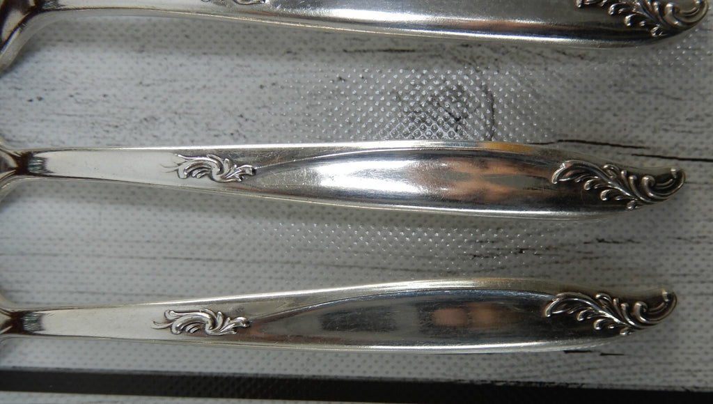 Vintage  35 Piece Holmes & Edwards "Woodsong" Silverplate Silverware Set W/ Box