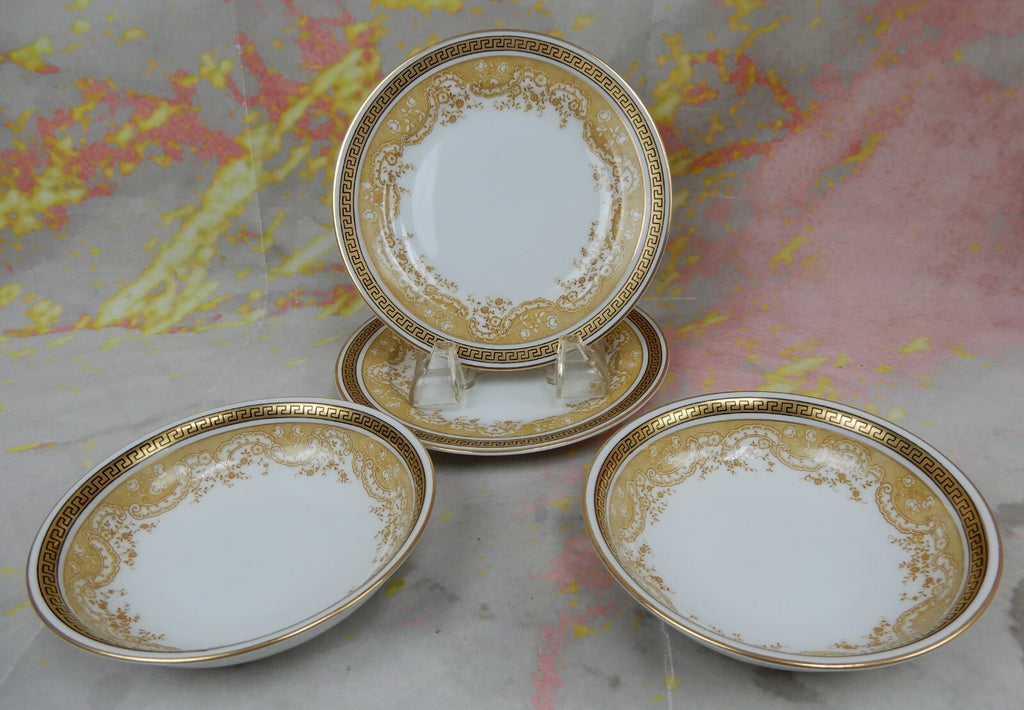 Two B/B Plates and Two Fruit Bowls From Royal Bayreuth Chantilly Bavaria