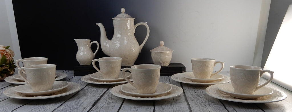 Vintage Connoisseur Collection Gien Deauville 21 Piece Coffee Set Made in France