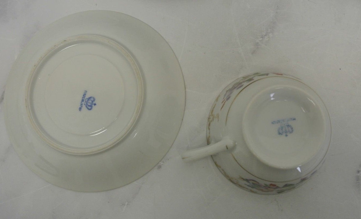 Set of 4 Vintage Ceramic Floral Cups & Saucers Bright White With Floral Design