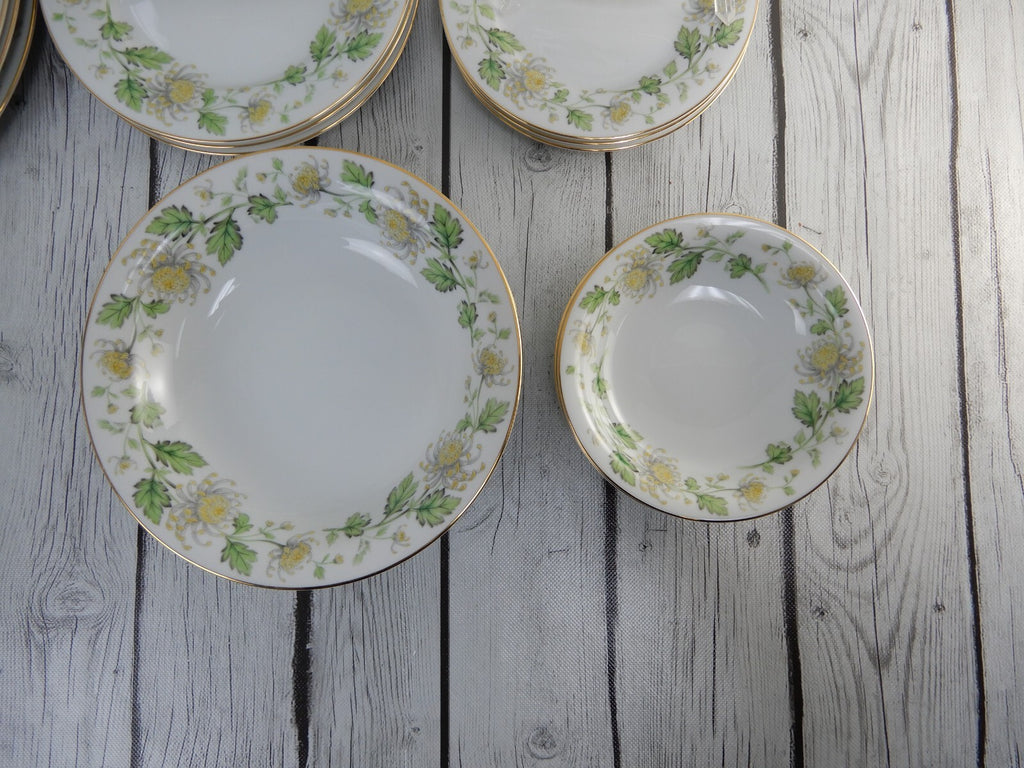 24 Piece Noritake Floral "Stanford 5220"