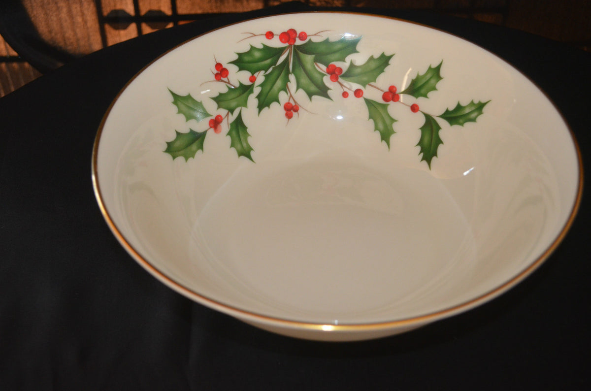 Lenox Holly and Berries Motif Holiday 9-1/2" Serving Bowl With Gold Trim