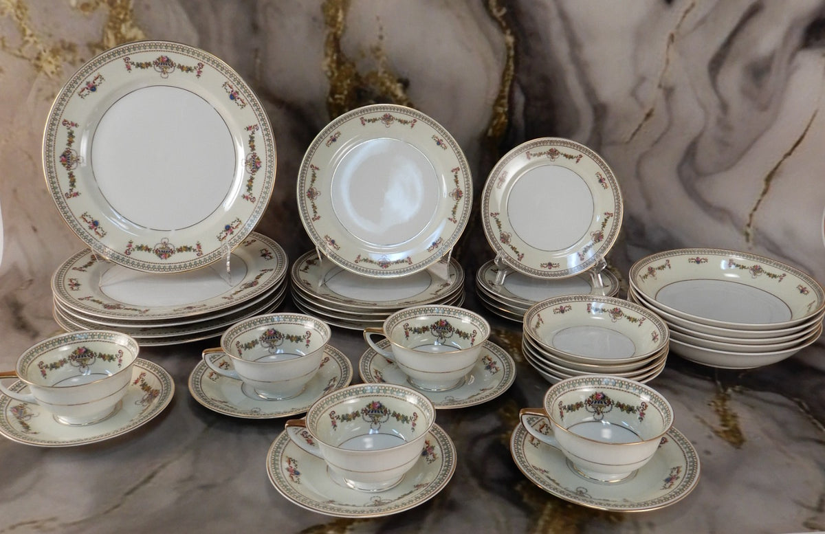 Set of 35 Pc. H&C Selb Bavaria Germany Heinrich Vintage"SENTA" 5 Place Setting