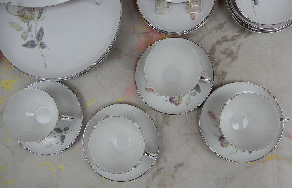 Vintage 20 Piece Style House Fine China "Lori" 4 Place Setting Made in Japan