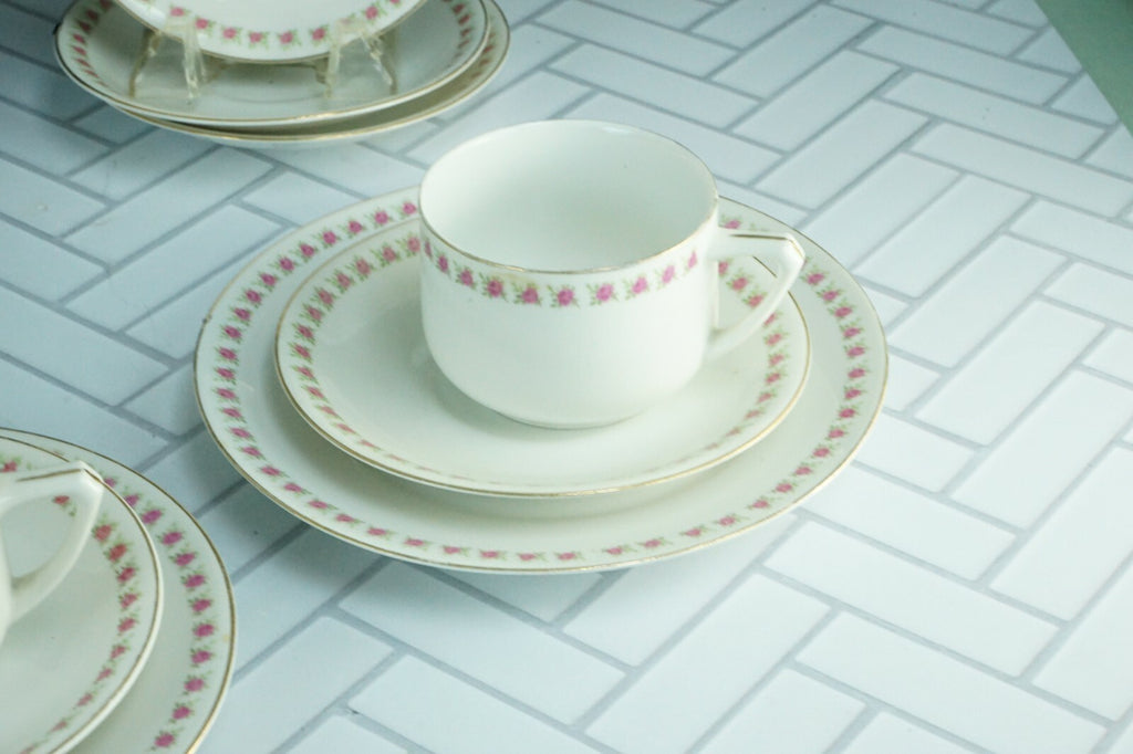15 Piece China Setting J&C Bavaria Floral China Desert Plate, Cup and Saucer