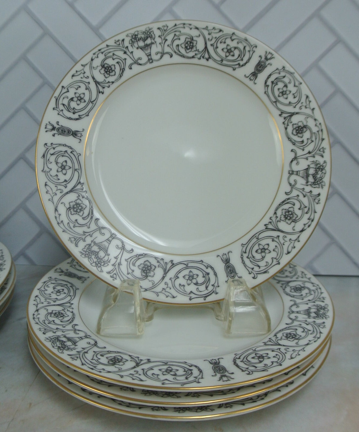 28 Pieces 7-Piece 4 Place Setting Coventry Fine China Japan "Laurent" Pattern