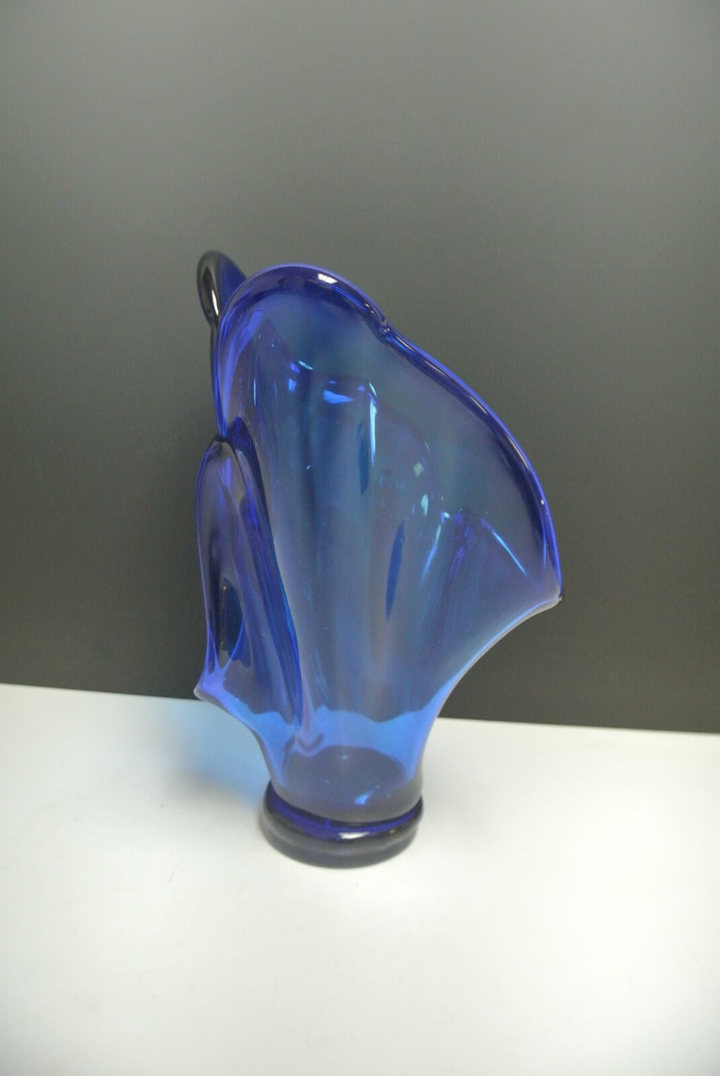 Wonderful Beautiful Vintage Cobalt Blue Glass Handkerchief Vase