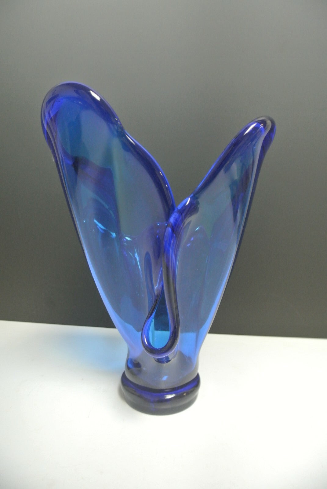 Wonderful Beautiful Vintage Cobalt Blue Glass Handkerchief Vase