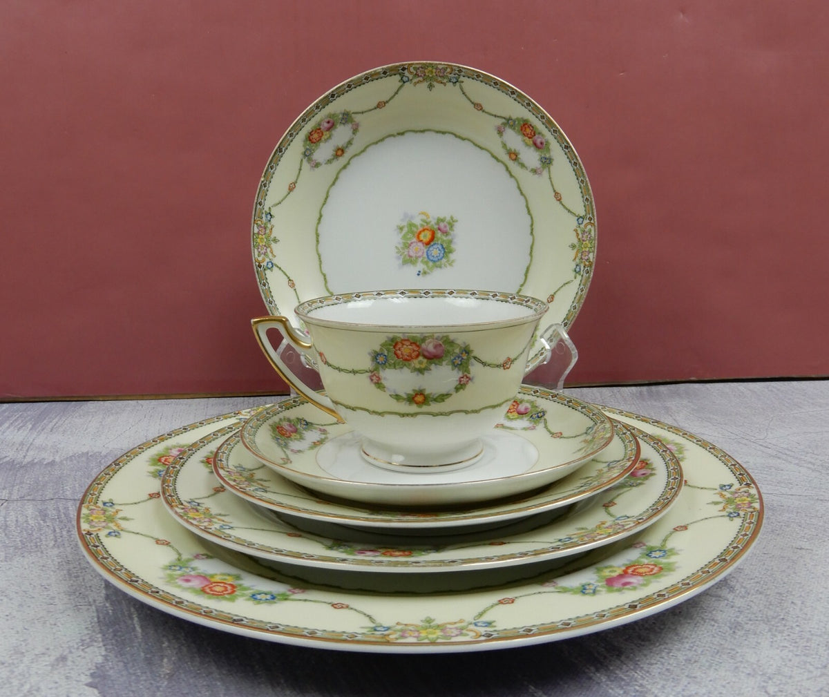7 Piece 1 Place Setting Vintage Meito Fine China Made in Japan w/Flowers