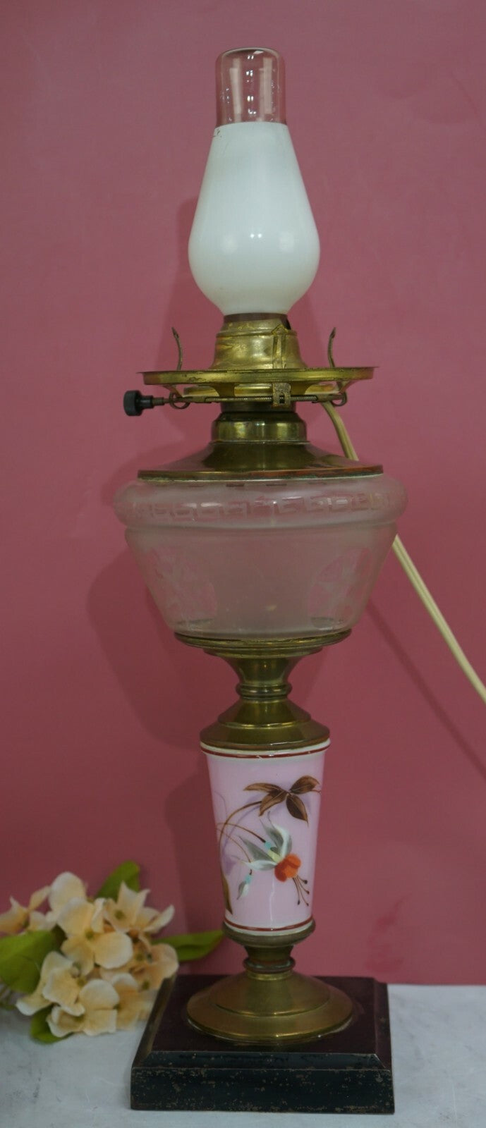 Vintage Victorian Style Metal and glass Table Lamp No Shade