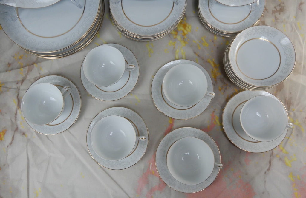 Vintage 35 Pc. "Queens Brocade Fine China" Dinnerware Made in Japan