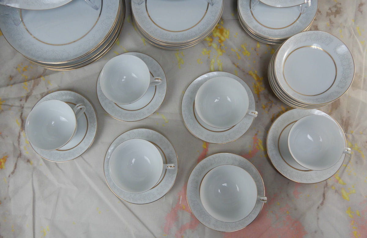 Vintage 35 Pc. "Queens Brocade Fine China" Dinnerware Made in Japan