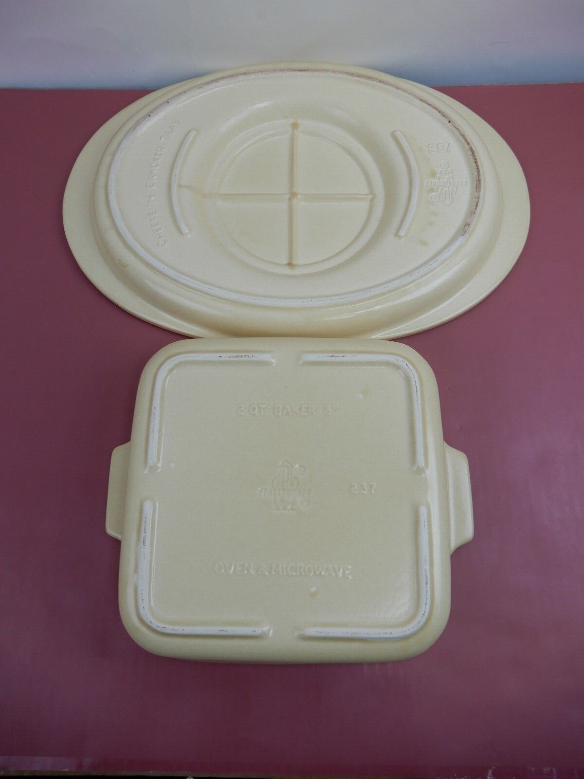 Pfaltzgraff Village USA 2 Qt. Baker 8" (237) Cracker Tray(703)