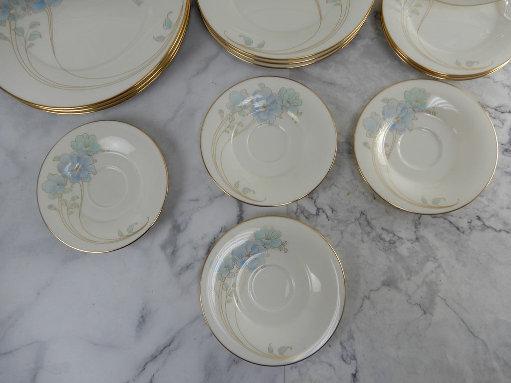 20 Pieces 5-Piece 4 Place Noritake Fine China "Blue and Gold" 7703 Made in Japan