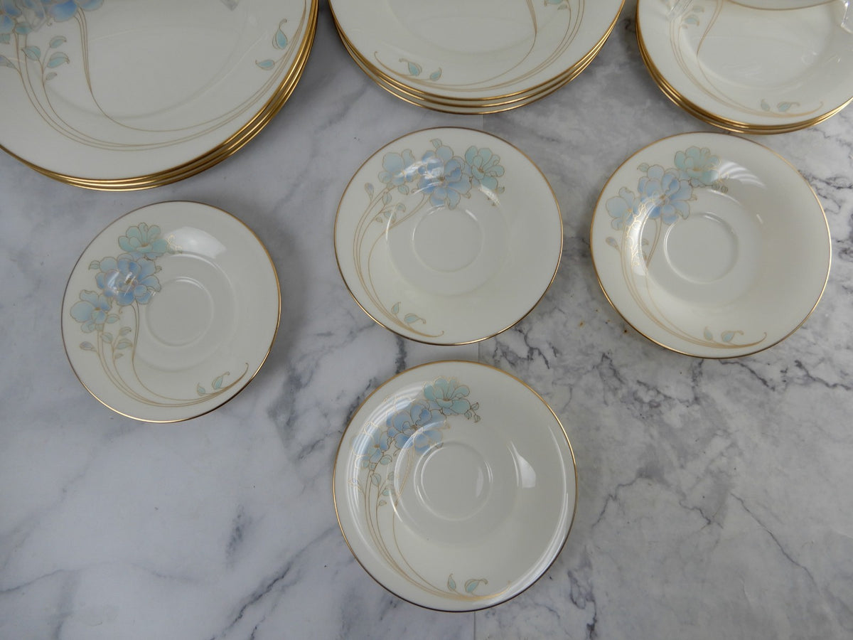 20 Pieces 5-Piece 4 Place Noritake Fine China "Blue and Gold" 7703 Made in Japan