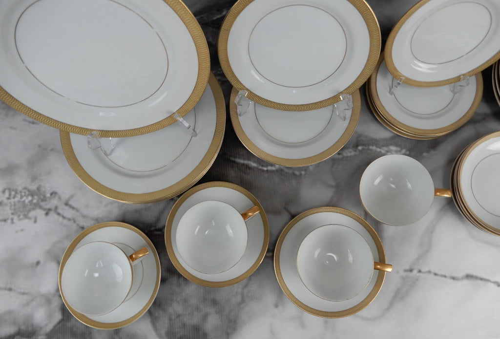 27 Pc 7-Piece 4 Place Setting Mikasa Bristol Waldorf Shape Pattern Made in Japan