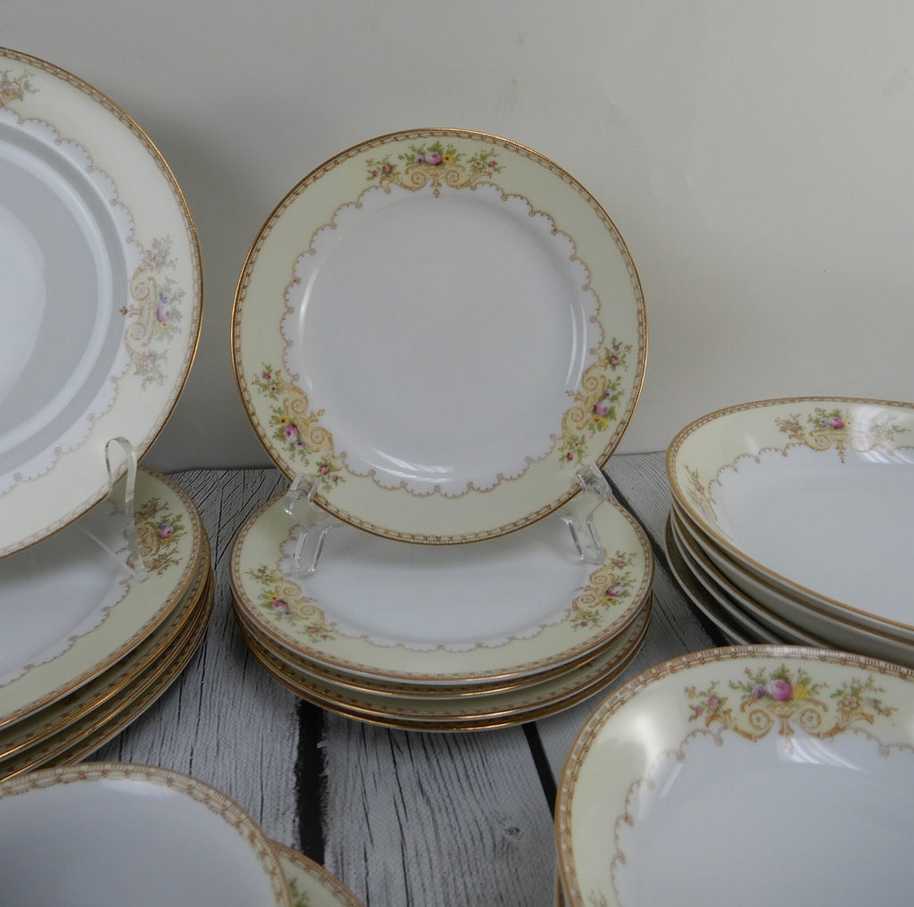 35 Piece 5 Place Setting Vintage Meito NSP Fine China Made in Japan w/Flowers