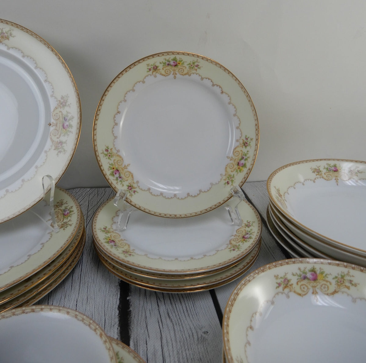 35 Piece 5 Place Setting Vintage Meito NSP Fine China Made in Japan w/Flowers