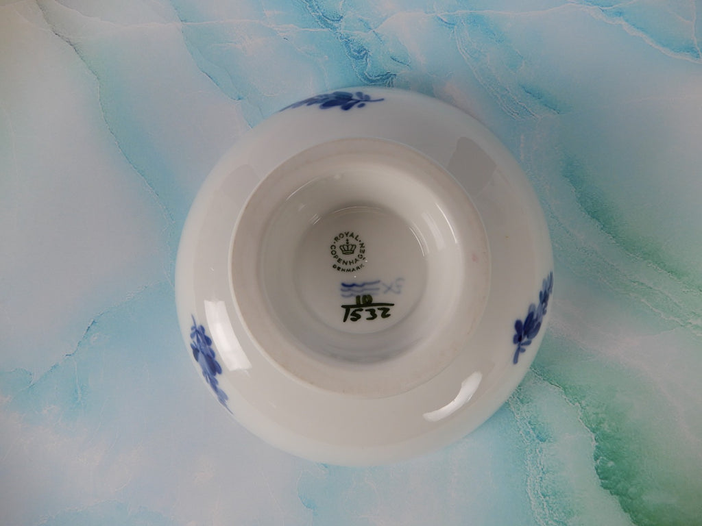 Royal Copenhagen "Blue Flower" Compote 10 1532 Short Porcelain Pedestal Bowl