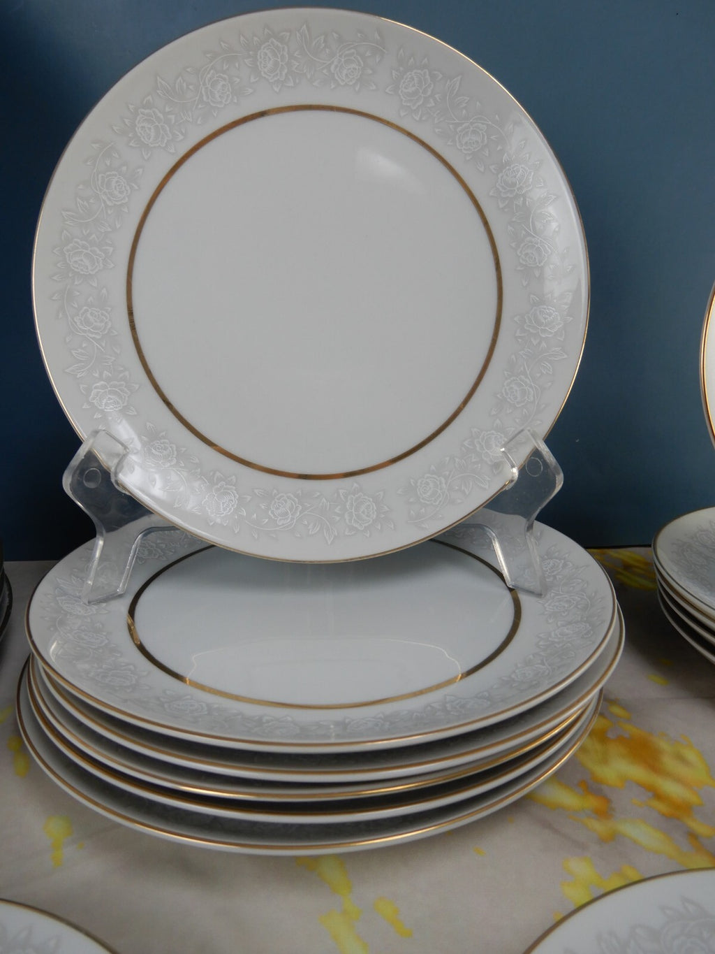 Vintage 35 Pc. "Queens Brocade Fine China" Dinnerware Made in Japan