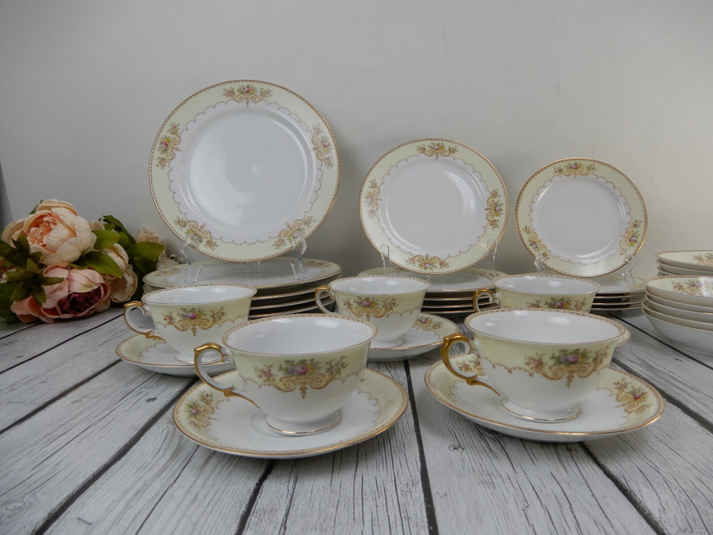 35 Piece 5 Place Setting Vintage Meito NSP Fine China Made in Japan w/Flowers