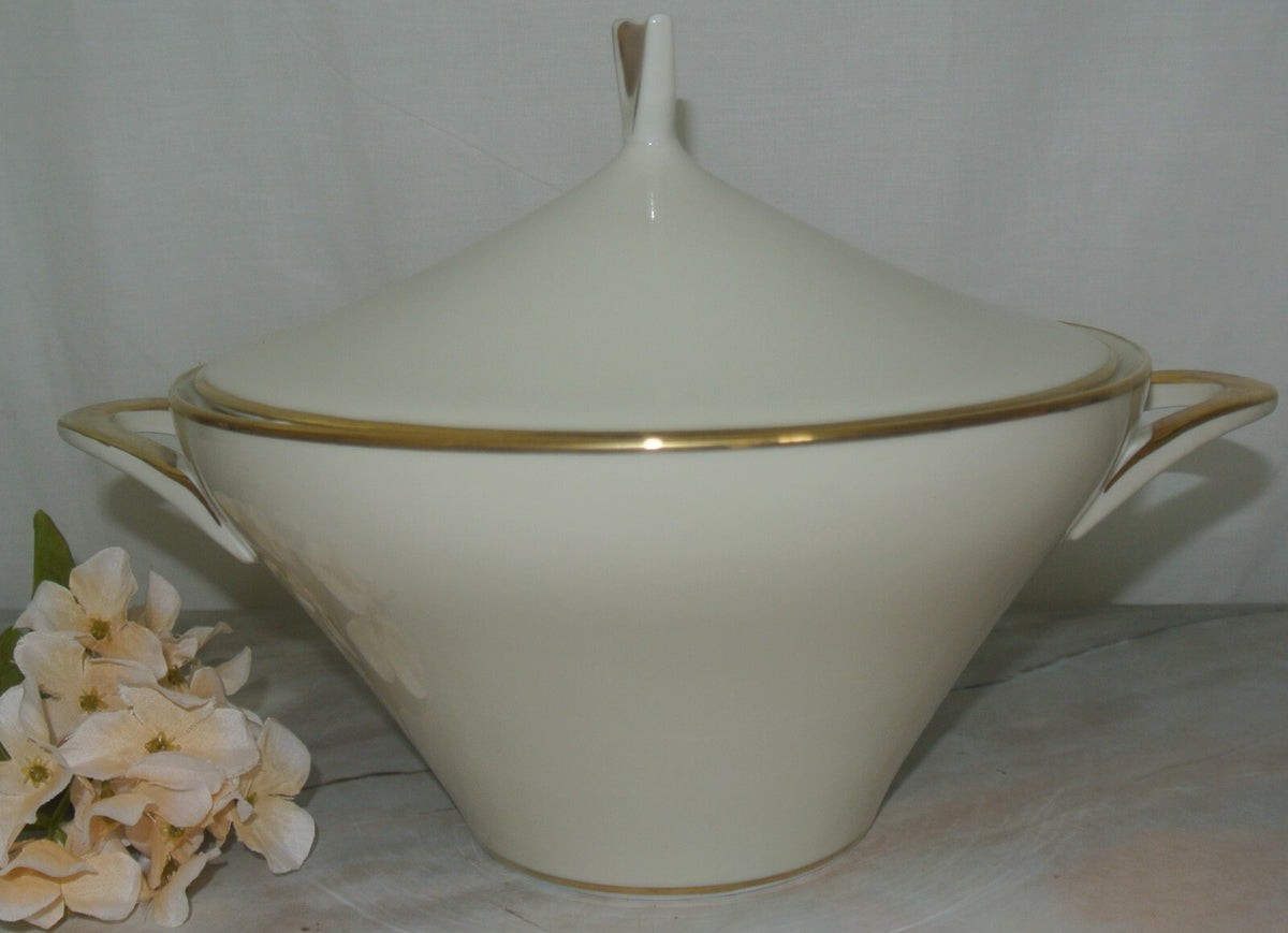 Vintage Winterling Marktleuthen Bavaria Soup Tureen Cream Color No Ladle