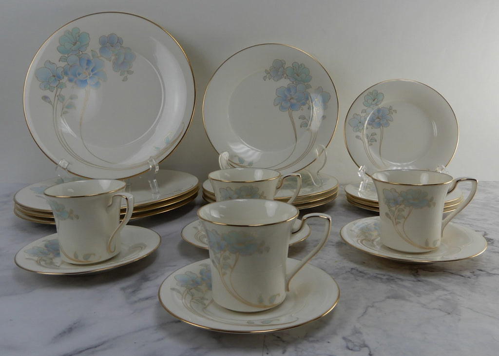 20 Pieces 5-Piece 4 Place Noritake Fine China "Blue and Gold" 7703 Made in Japan