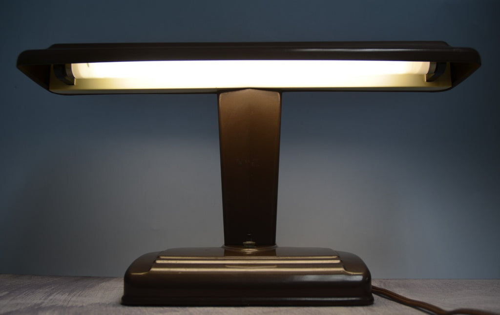 Vintage Underwriters Laboratories Inc. Bankers Lamp Brown Metal ~ 118 VOLTS
