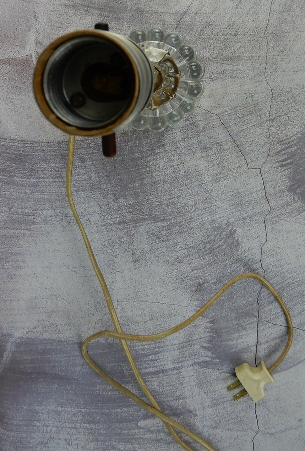 Vintage 14-3/8" Lucite and Glass Table Lamp