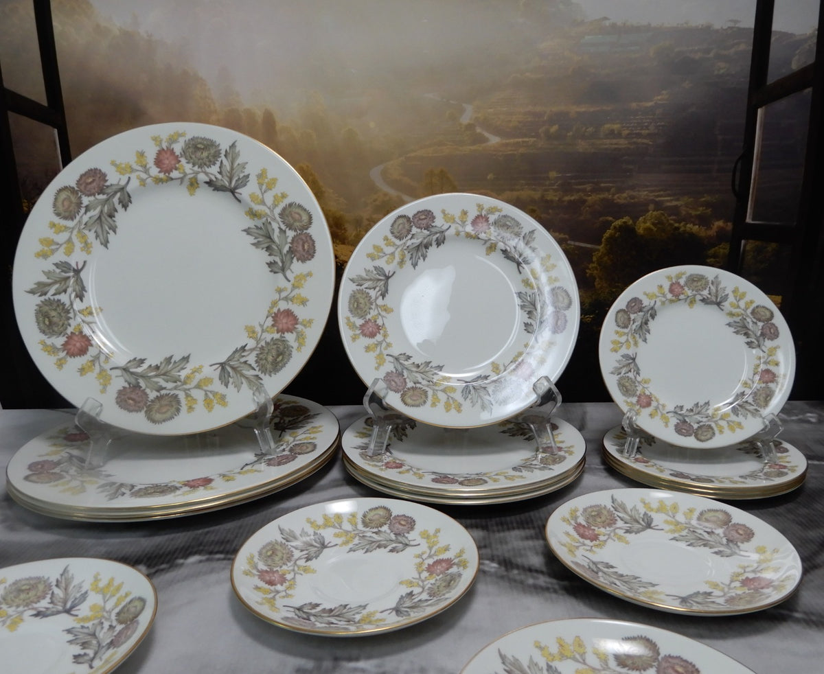 Set of 20 Pieces 4 Place Setting Porcelain Wedgwood Bone China LICHFIELD Pattern